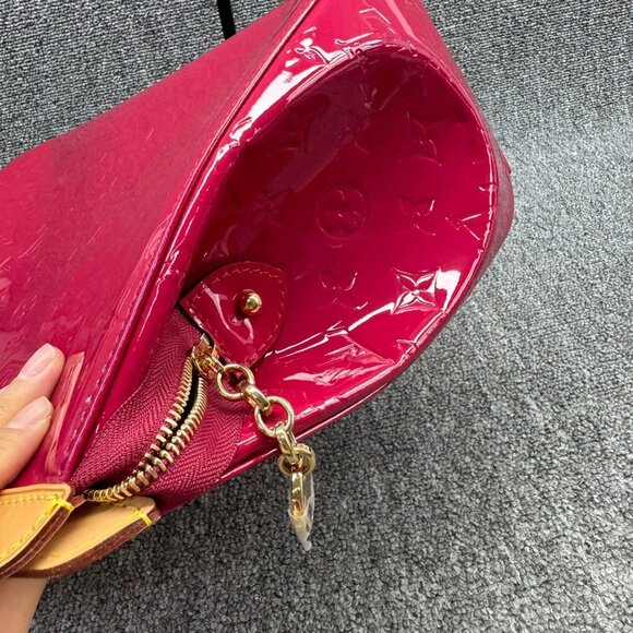 Louis Vuitton Brea Leather Vernis Shoulder Bag 699-092225 - Picture 5 of 14